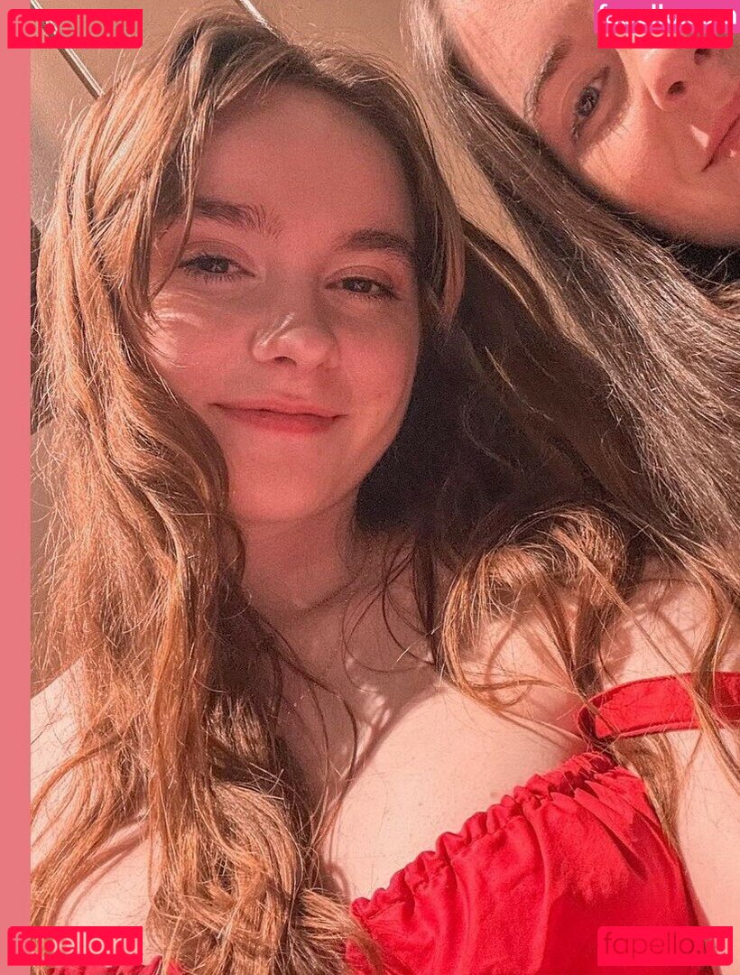 Laura Anne / lauraartea / laurascloudsave Onlyfans Photo Gallery 