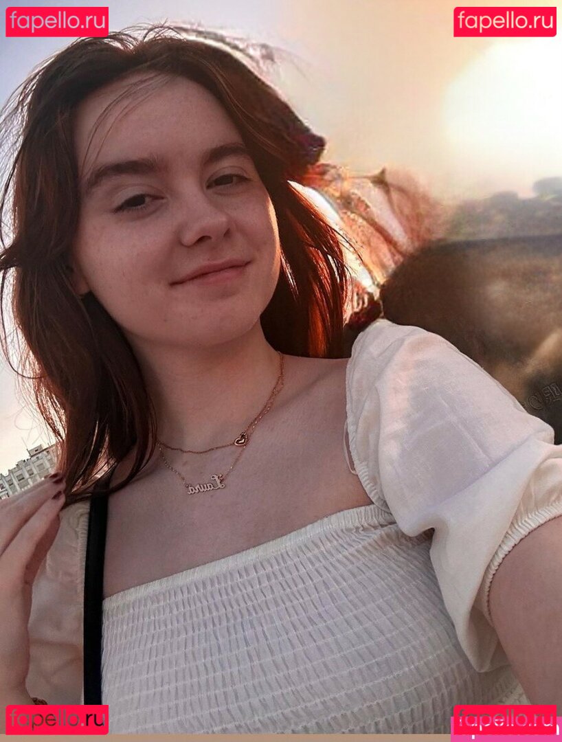 Laura Anne / lauraartea / laurascloudsave Onlyfans Photo Gallery 