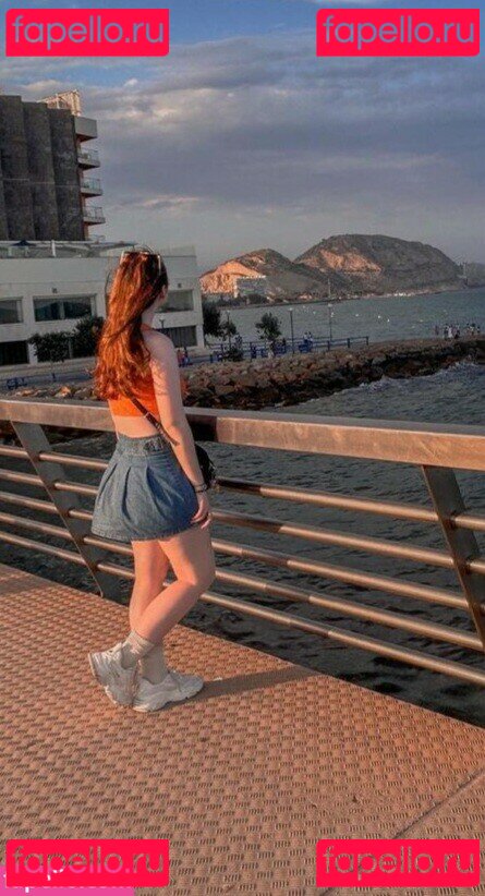 Laura Anne / lauraartea / laurascloudsave Onlyfans Photo Gallery 