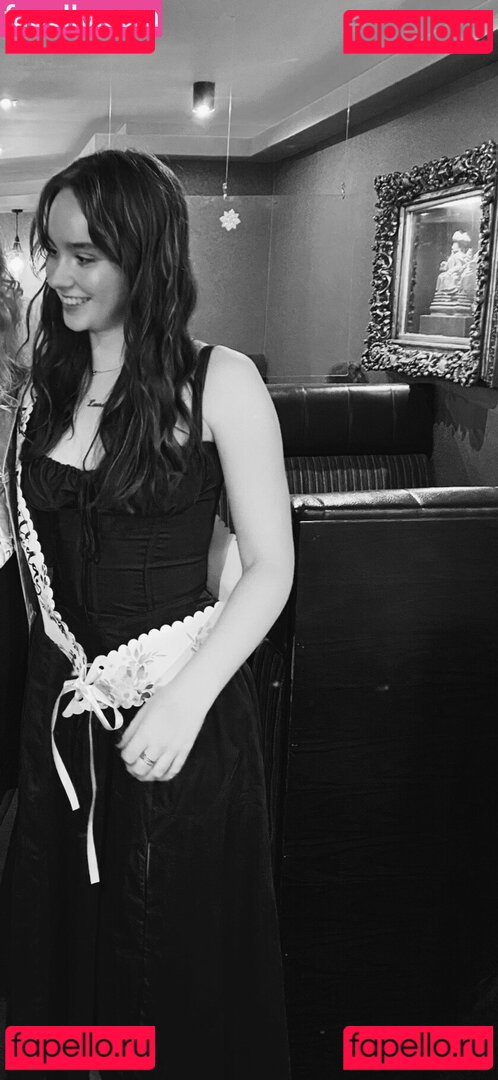 Laura Anne / lauraartea / laurascloudsave Onlyfans Photo Gallery 