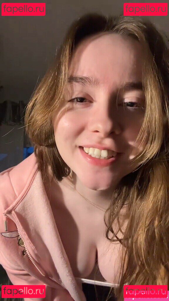 Laura Anne / lauraartea / laurascloudsave Onlyfans Photo Gallery 