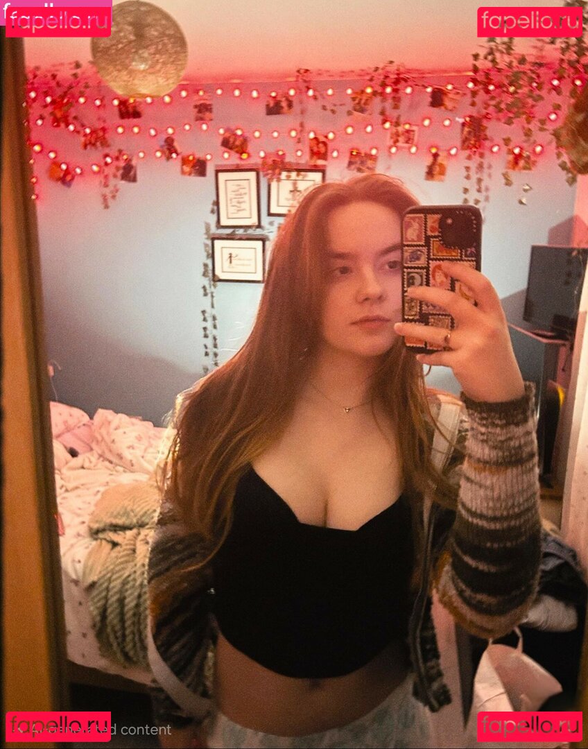 Laura Anne / lauraartea / laurascloudsave Onlyfans Photo Gallery 