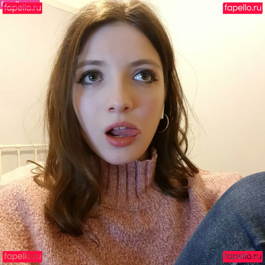 Laura Anne / lauraartea / laurascloudsave Onlyfans Photo Gallery 