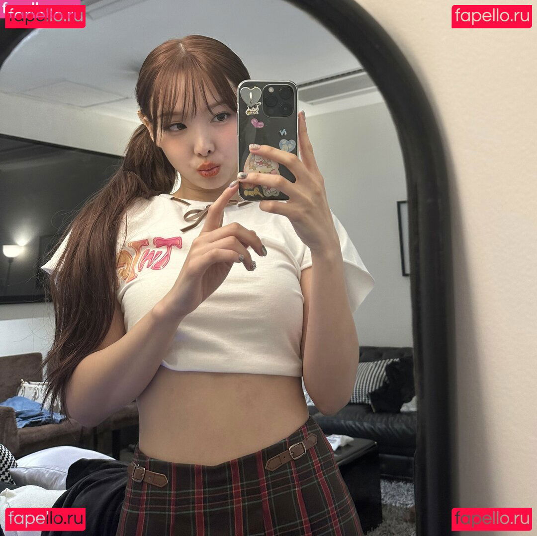 Im Na-yeon / Nayeon / nayeonyny Onlyfans Photo Gallery 