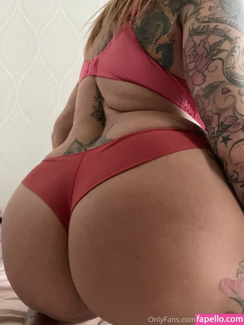 Lora N Onlyfans Photo Gallery 