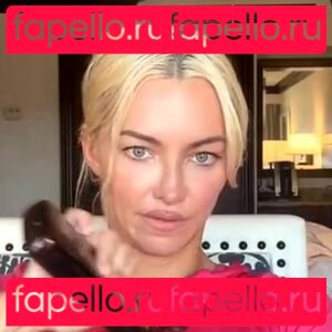 Lindsay Pelas / lindsay_227 / lindseypelas