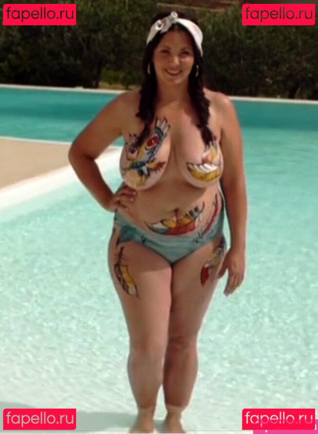 Paula Lambert / therealpaulalambert Onlyfans Photo Gallery 