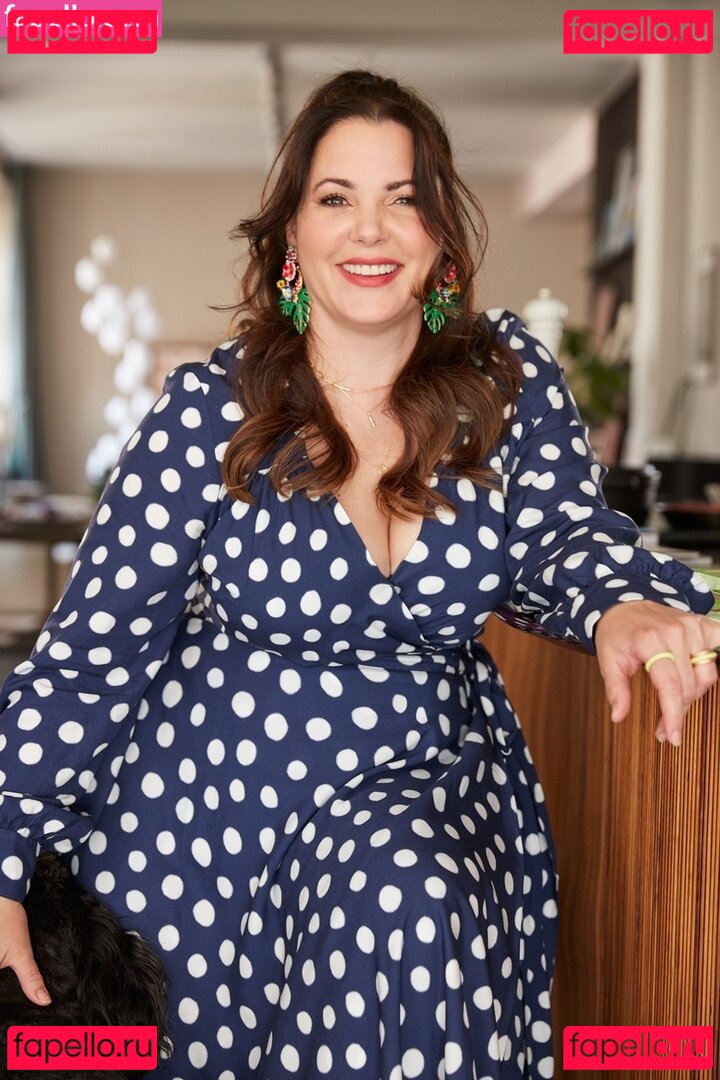 Paula Lambert / therealpaulalambert Onlyfans Photo Gallery 