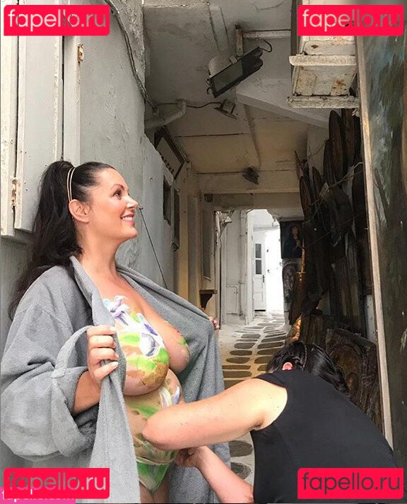 Paula Lambert / therealpaulalambert Onlyfans Photo Gallery 