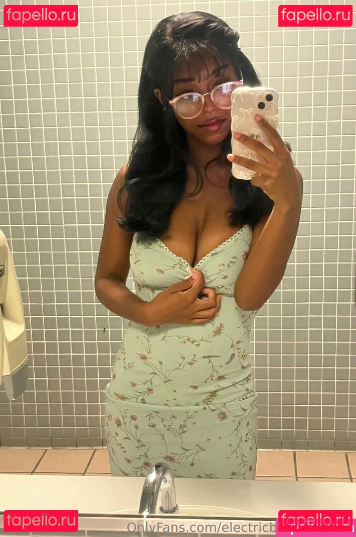 Electricbumcosplays / electricbum1 Onlyfans Photo Gallery 