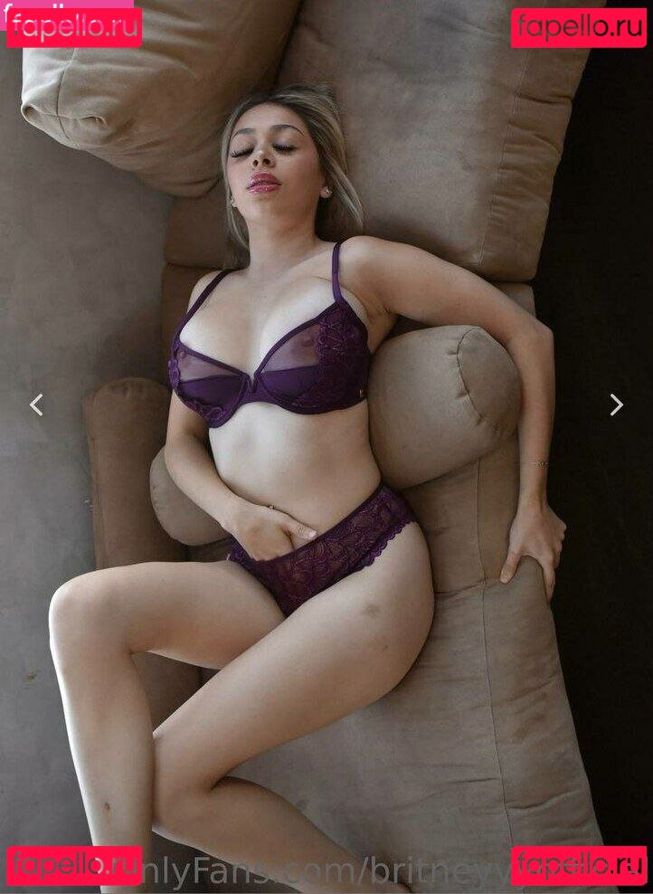 britney.official / britneyficial / britneyyyofficial Onlyfans Photo Gallery 