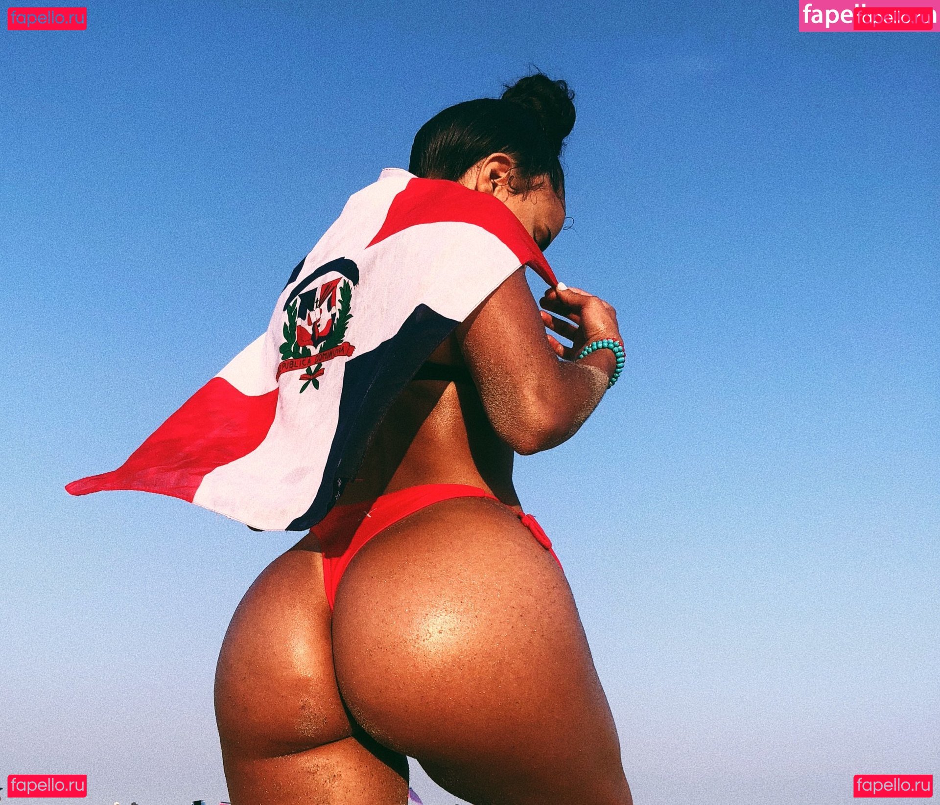 lilpineapplegirl / ninapineapple5 / ninathepineapple Onlyfans Photo Gallery 