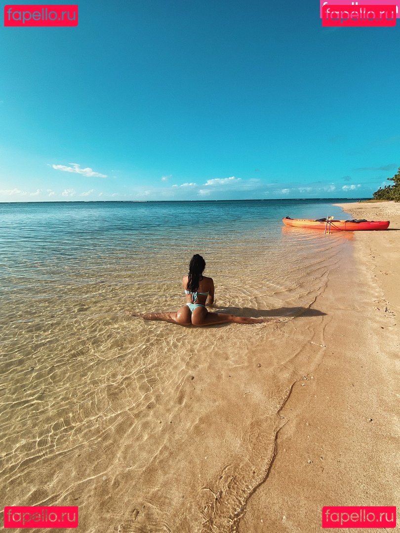 lilpineapplegirl / ninapineapple5 / ninathepineapple Onlyfans Photo Gallery 