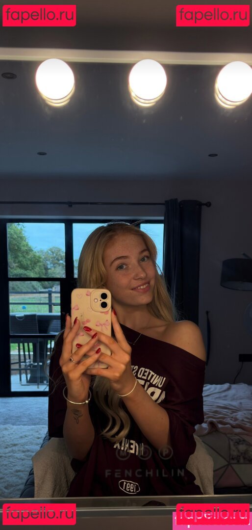 serenaasmithh / serenasmithhh Onlyfans Photo Gallery 