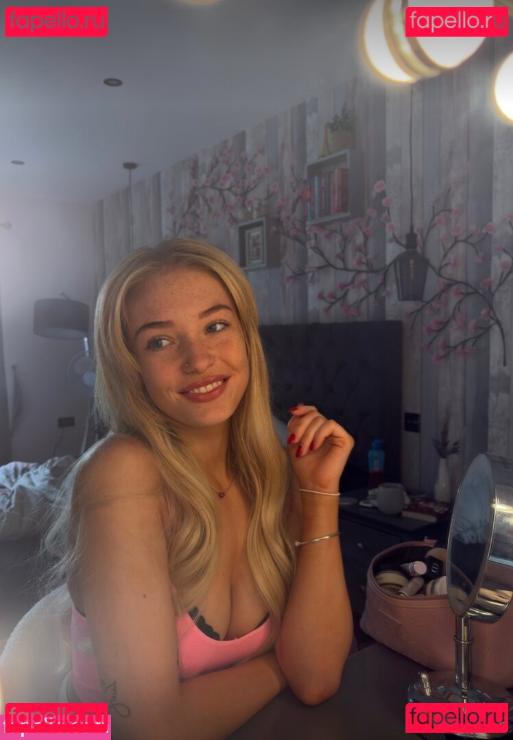 serenaasmithh / serenasmithhh Onlyfans Photo Gallery 
