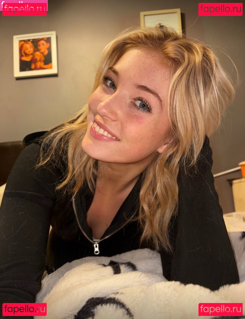 serenaasmithh / serenasmithhh Onlyfans Photo Gallery 