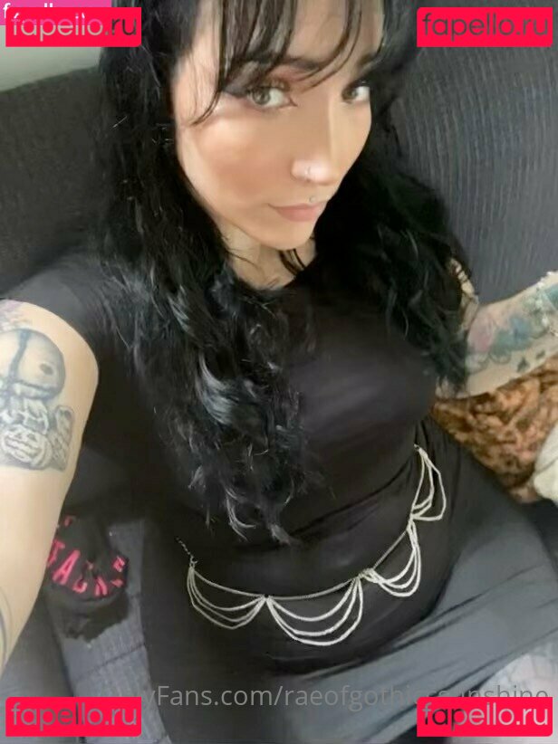 deadgirl666 / raeofgothiccsunshine Onlyfans Photo Gallery 