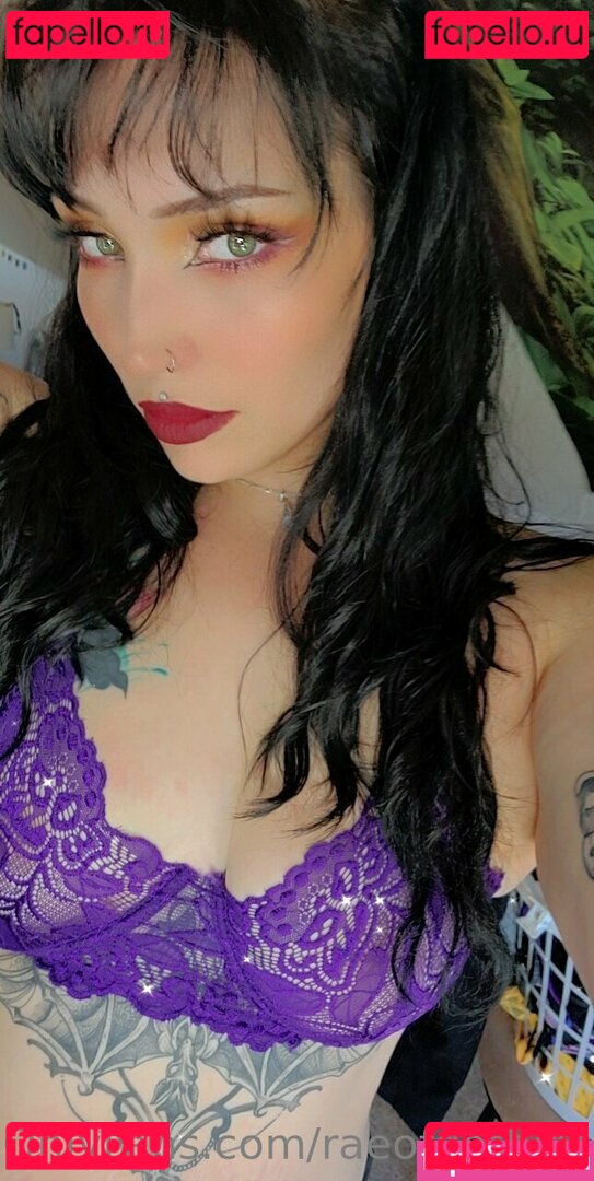 deadgirl666 / raeofgothiccsunshine Onlyfans Photo Gallery 