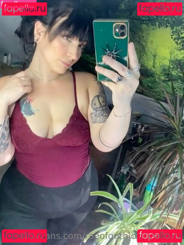 deadgirl666 / raeofgothiccsunshine Onlyfans Photo Gallery 