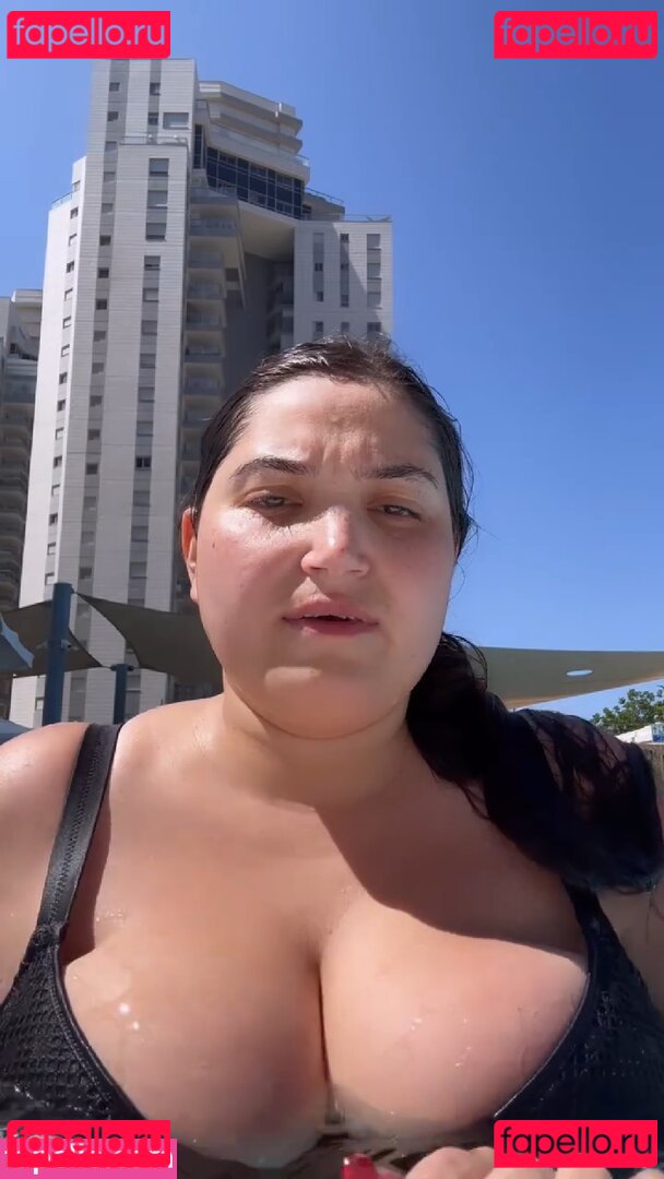 Biggestboobsinisrael / bigimplantfans Onlyfans Photo Gallery 