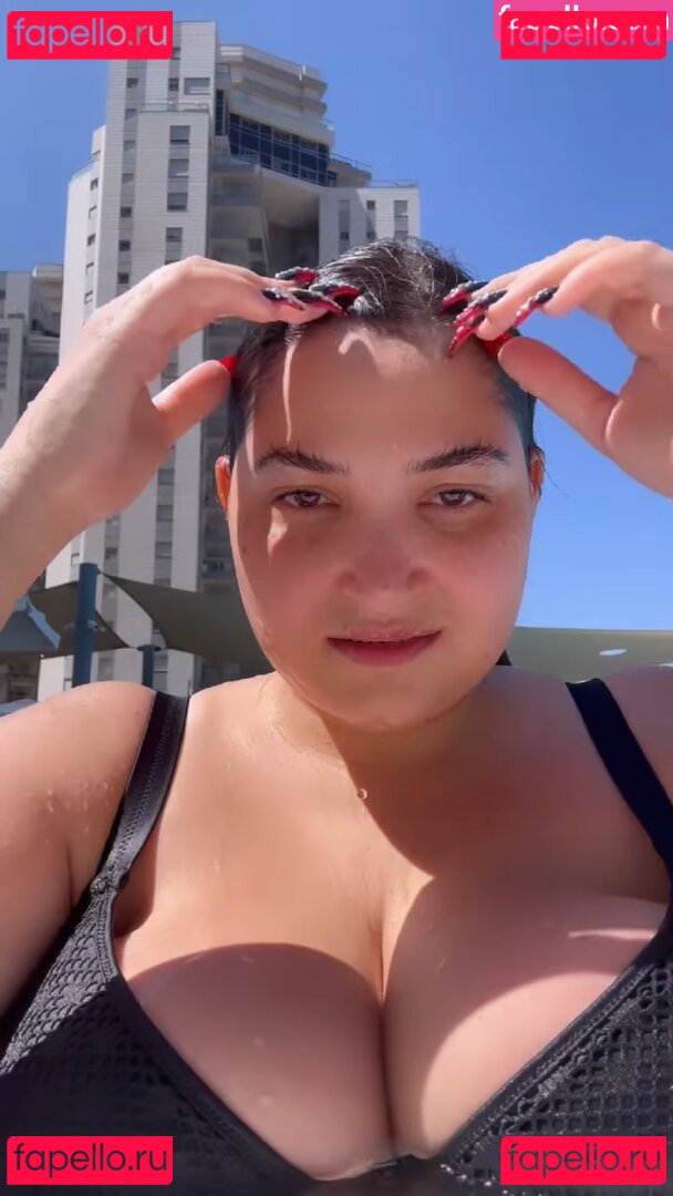 Biggestboobsinisrael / bigimplantfans Onlyfans Photo Gallery 