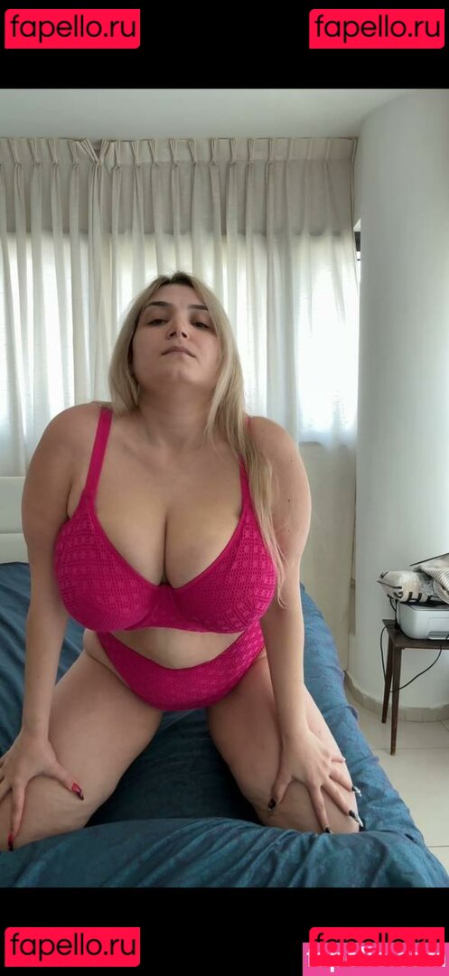 Biggestboobsinisrael / bigimplantfans Onlyfans Photo Gallery 