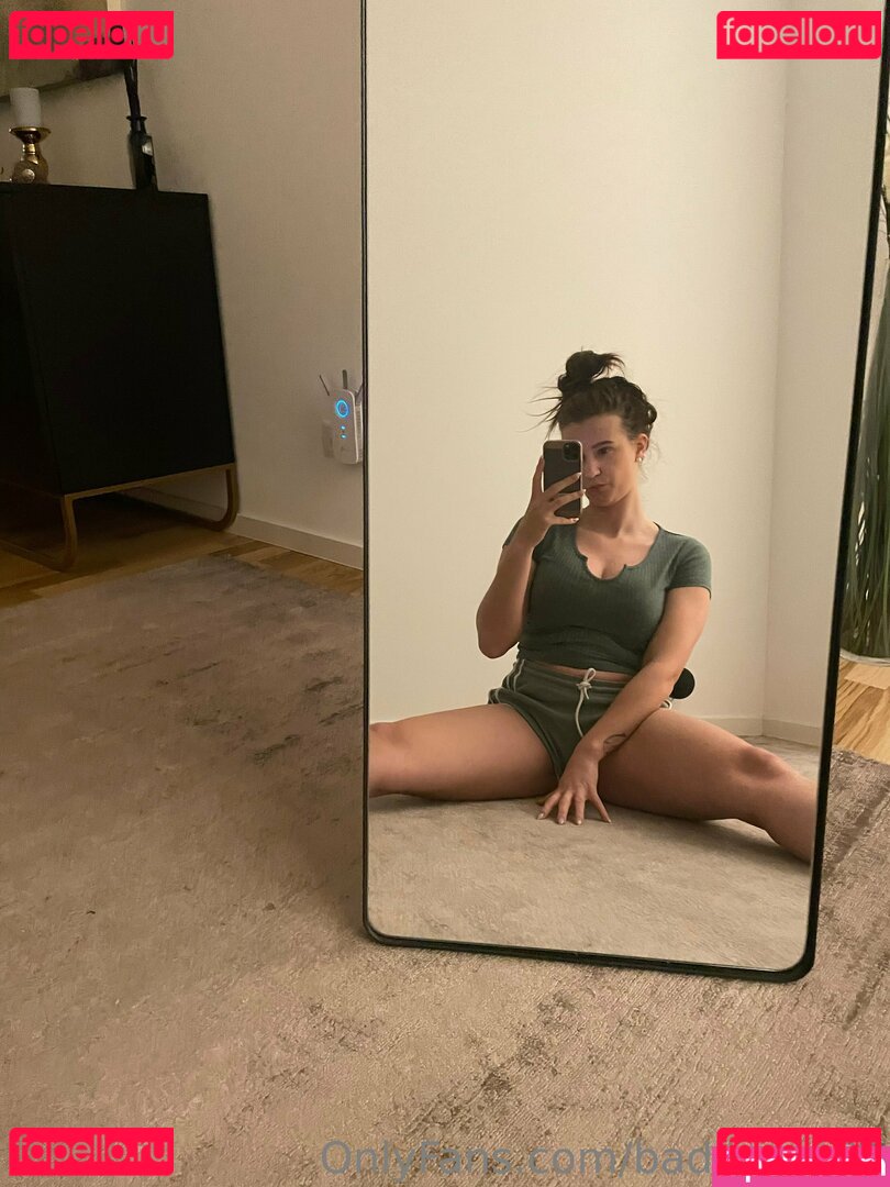 badlizzyy66 / fb_0296 Onlyfans Photo Gallery 