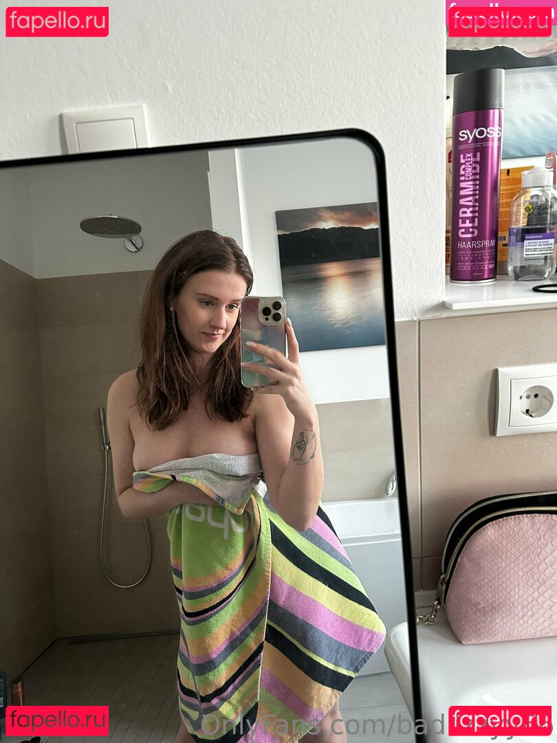 badlizzyy66 / fb_0296 Onlyfans Photo Gallery 