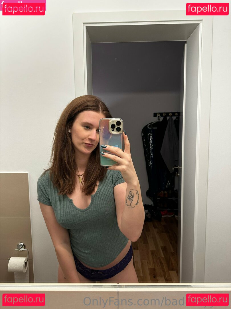 badlizzyy66 / fb_0296 Onlyfans Photo Gallery 