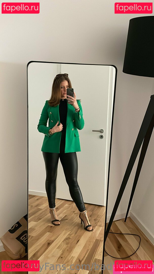 badlizzyy66 / fb_0296 Onlyfans Photo Gallery 