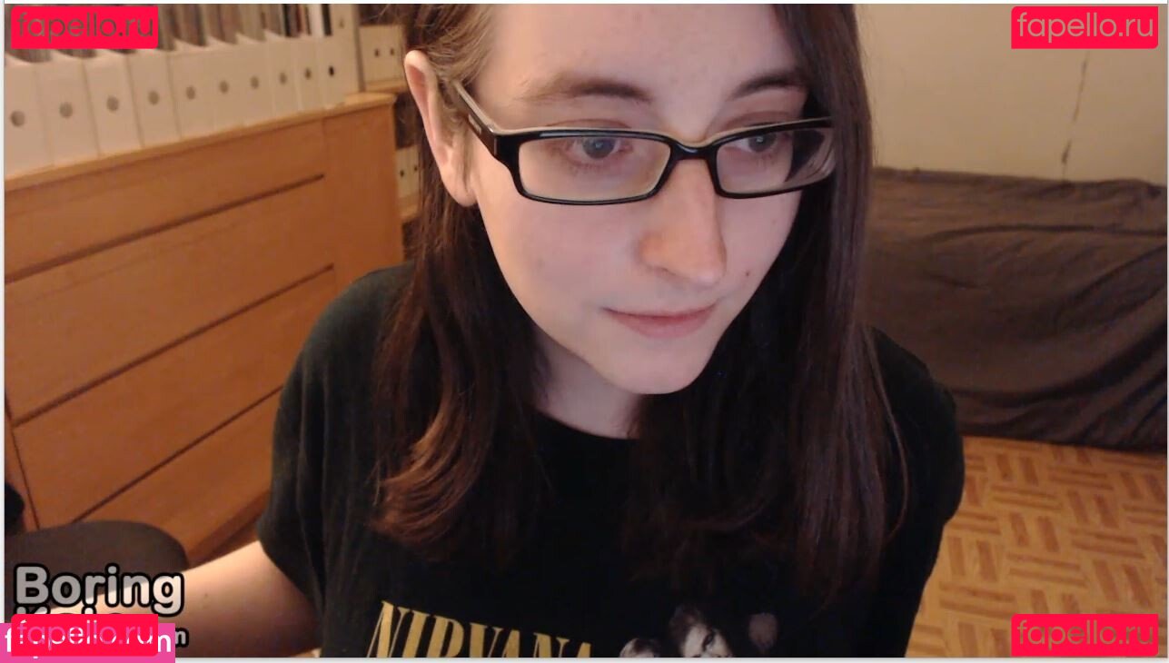 BoringKate / BoringNerdyKate / theboringkate Onlyfans Photo Gallery 