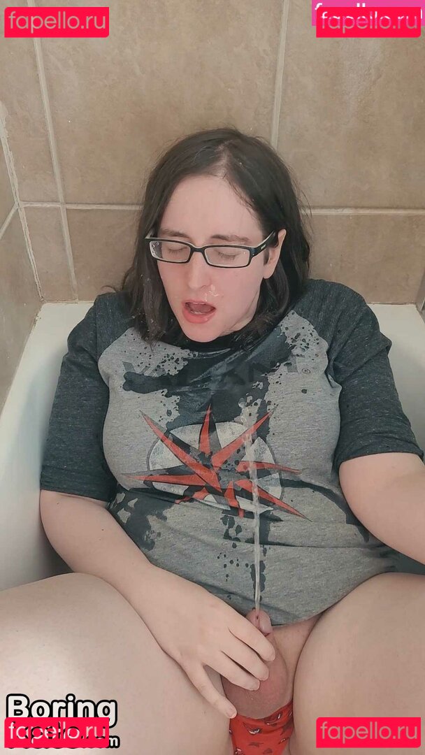 BoringKate / BoringNerdyKate / theboringkate Onlyfans Photo Gallery 