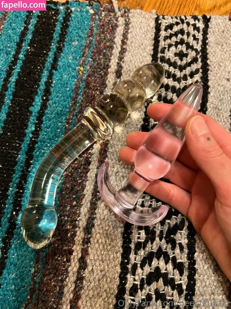 Peechfuzzzz Onlyfans Photo Gallery 