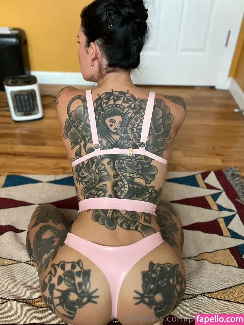 Peechfuzzzz Onlyfans Photo Gallery 