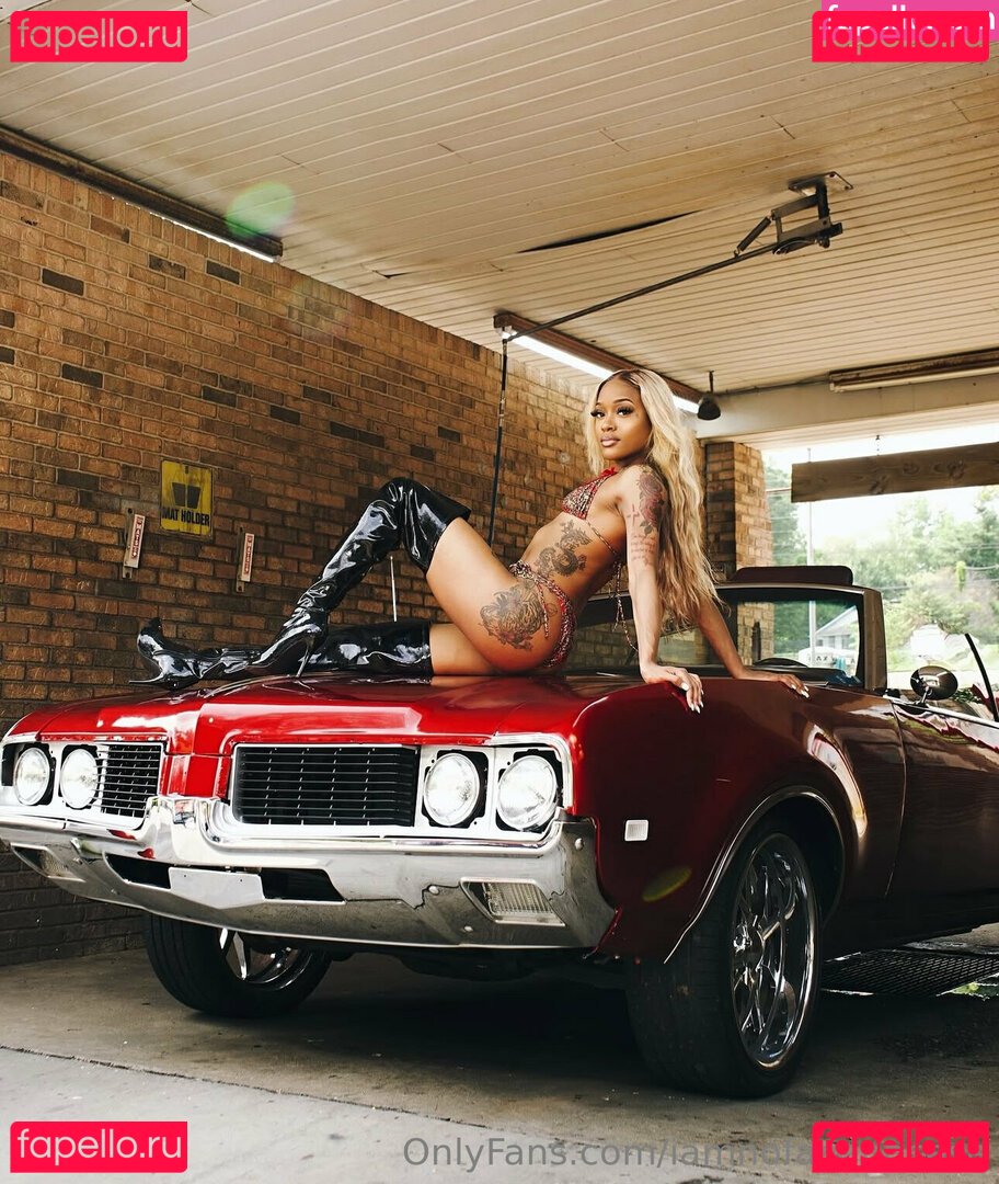 fleischmannova / iamnofacenocase Onlyfans Photo Gallery 