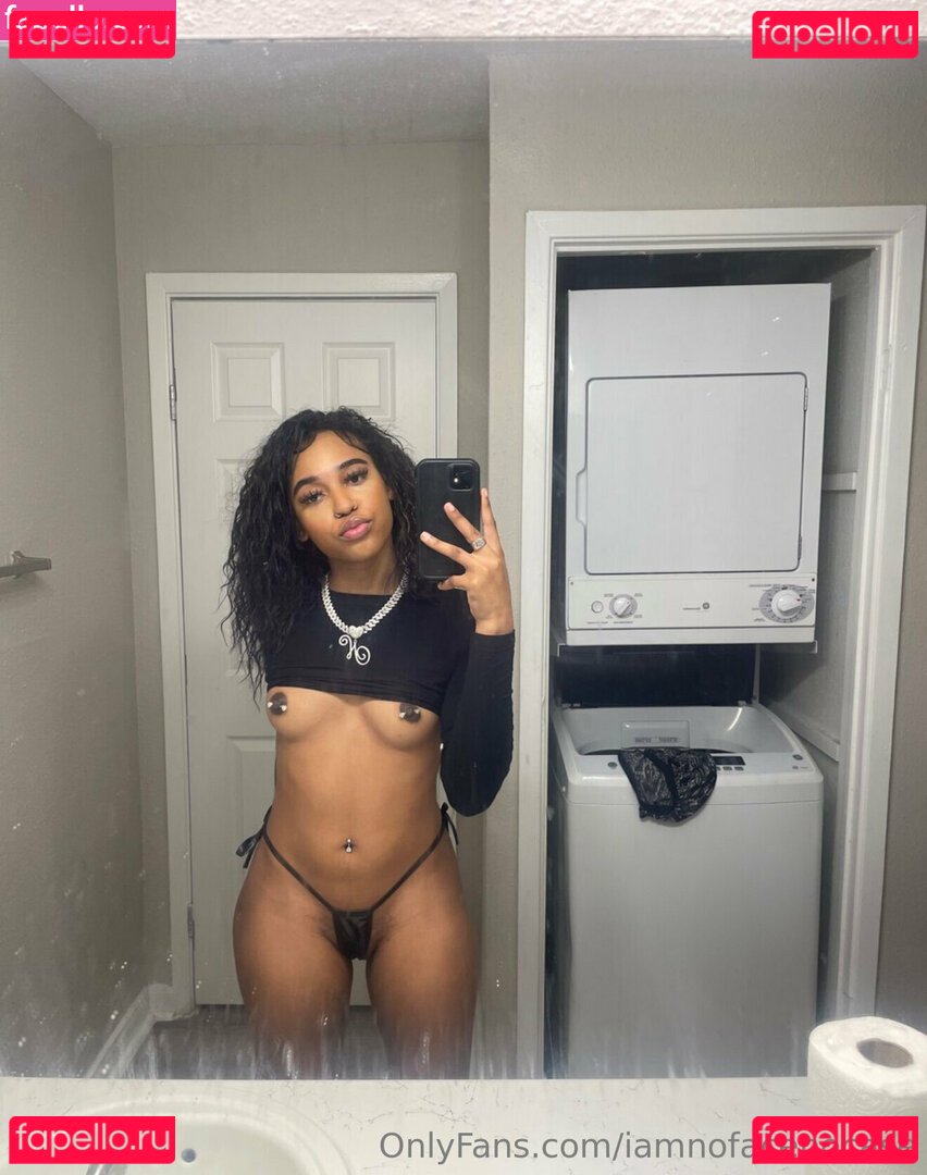 fleischmannova / iamnofacenocase Onlyfans Photo Gallery 