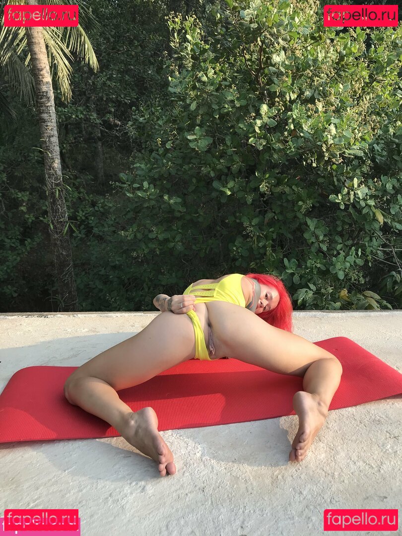 nora_redmain / noraredmain Onlyfans Photo Gallery 