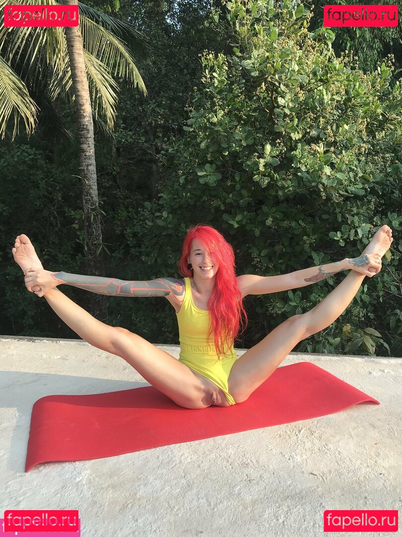 nora_redmain / noraredmain Onlyfans Photo Gallery 