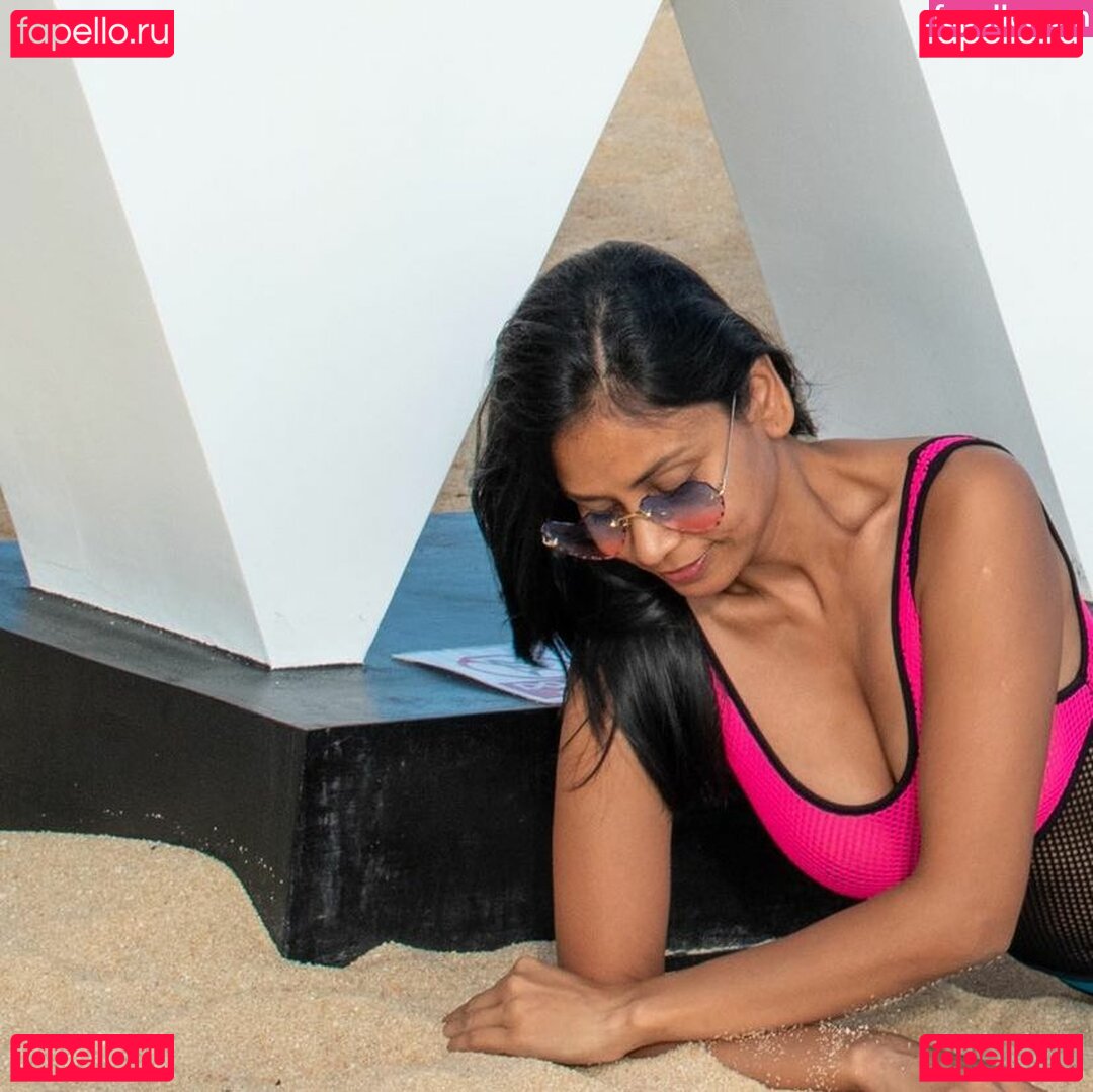 Shivani / sassyfitcandy / sweetshivani / uncaged_aura Onlyfans Photo Gallery 