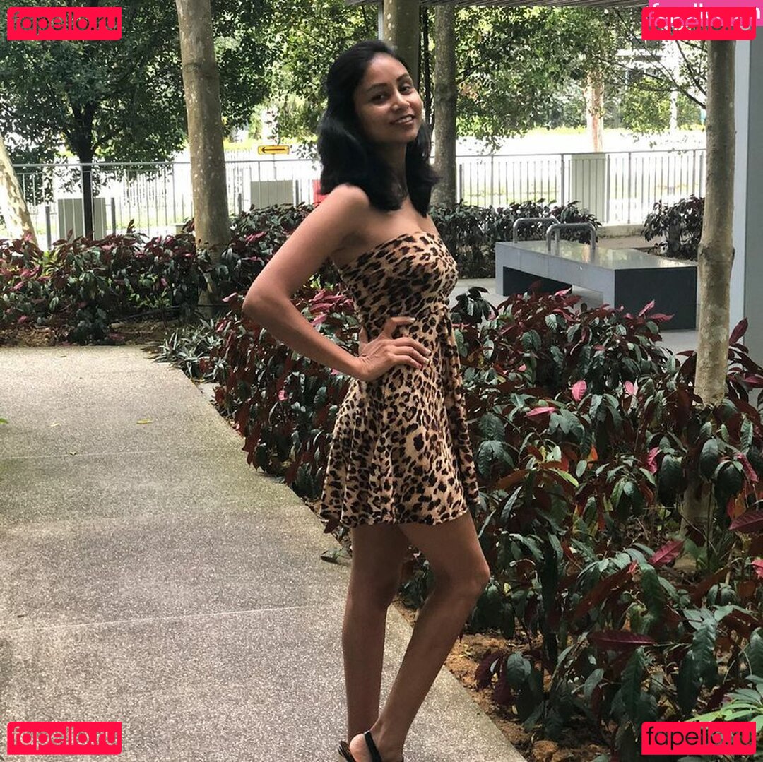 Shivani / sassyfitcandy / sweetshivani / uncaged_aura Onlyfans Photo Gallery 