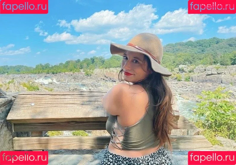 luckywithlola Onlyfans Photo Gallery 