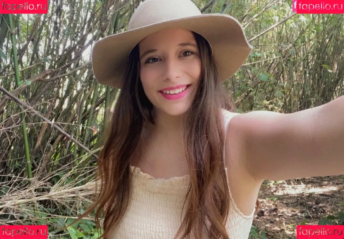 luckywithlola Onlyfans Photo Gallery 