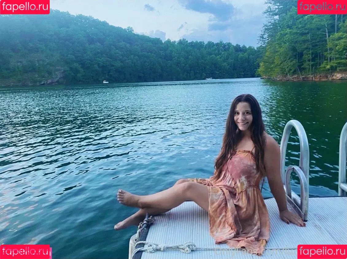 luckywithlola Onlyfans Photo Gallery 