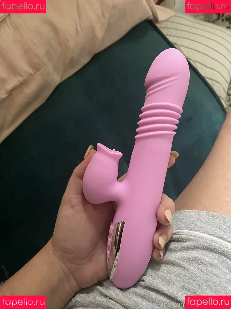 luckywithlola Onlyfans Photo Gallery 