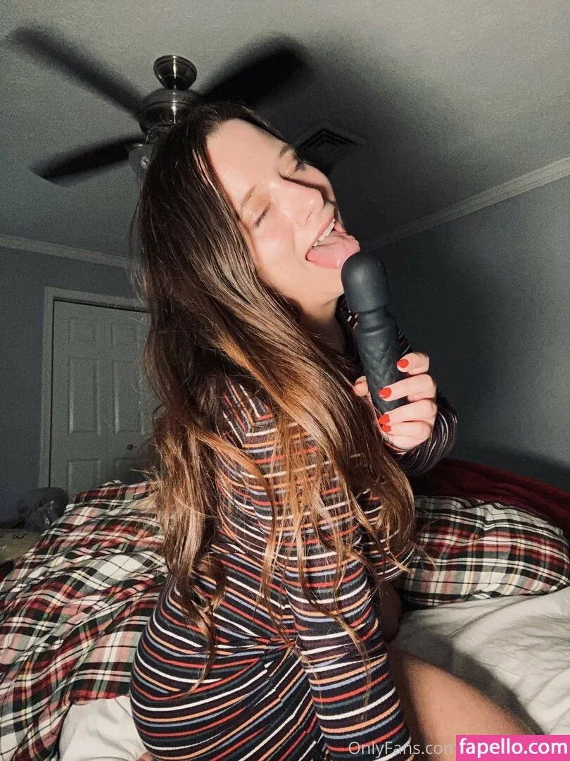 luckywithlola Onlyfans Photo Gallery 