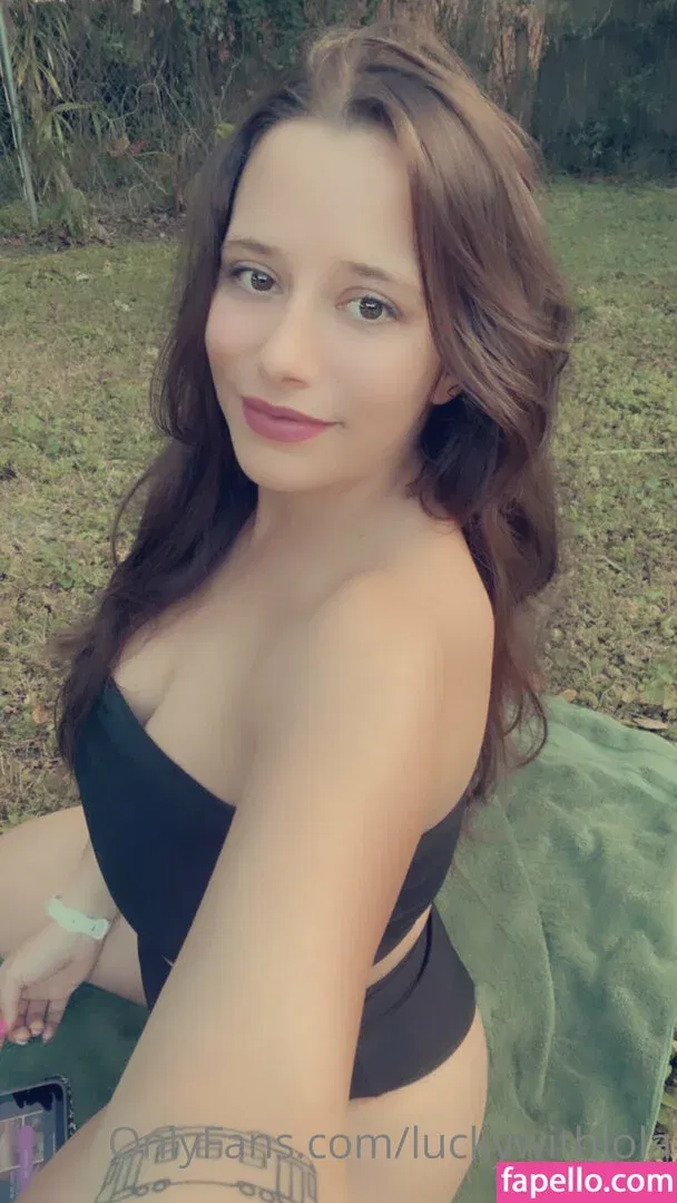 luckywithlola Onlyfans Photo Gallery 