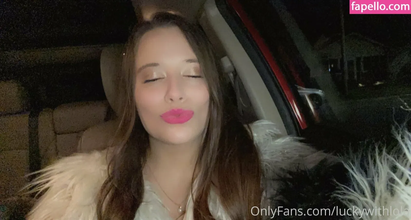 luckywithlola Onlyfans Photo Gallery 