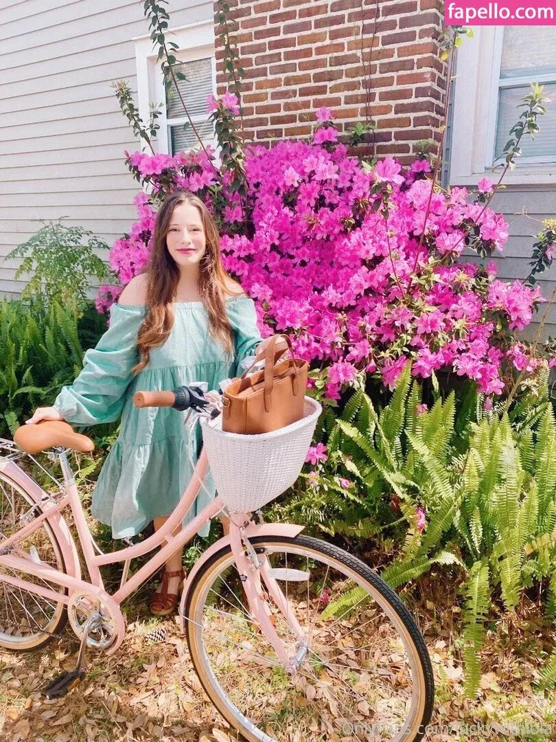 luckywithlola Onlyfans Photo Gallery 