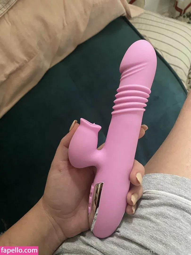 luckywithlola Onlyfans Photo Gallery 