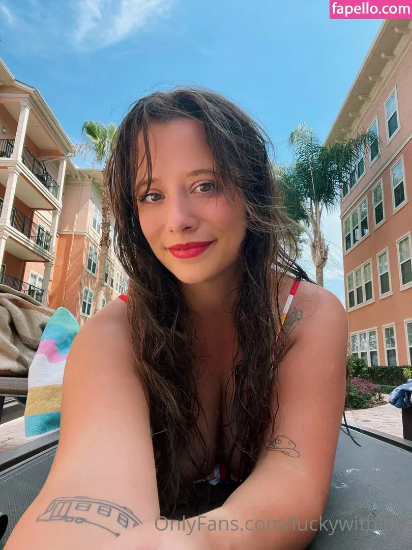 luckywithlola Onlyfans Photo Gallery 